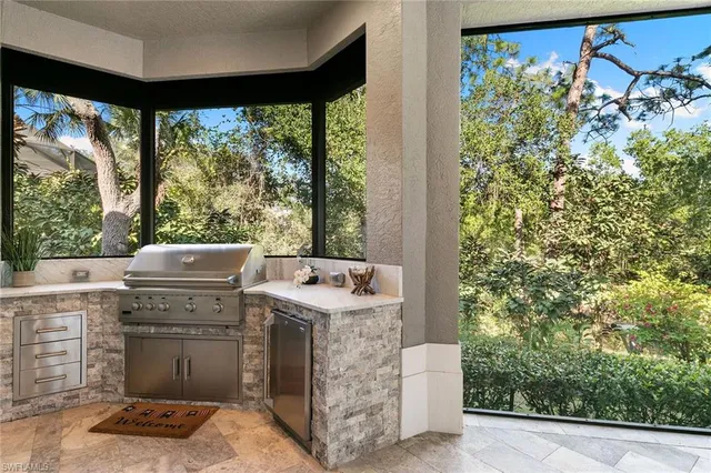 a view of utility room with washer and dryer
