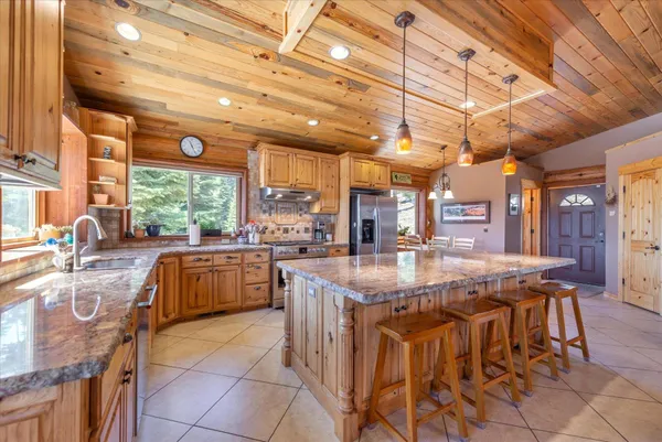 $1,899,950 | 14240 Ski Slope Way, Truckee, CA 96161