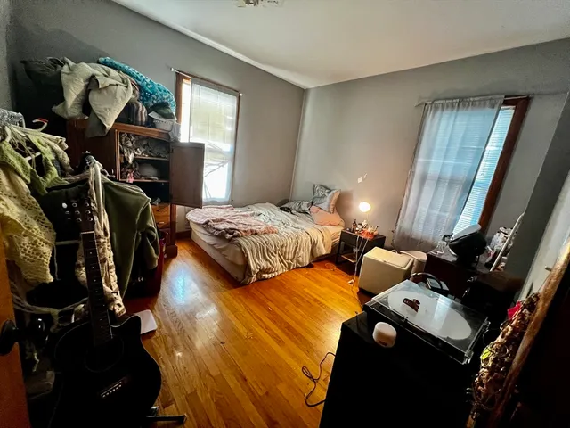 $2,500 | 63 Sycamore Street, Unit 2, Somerville, MA 02145