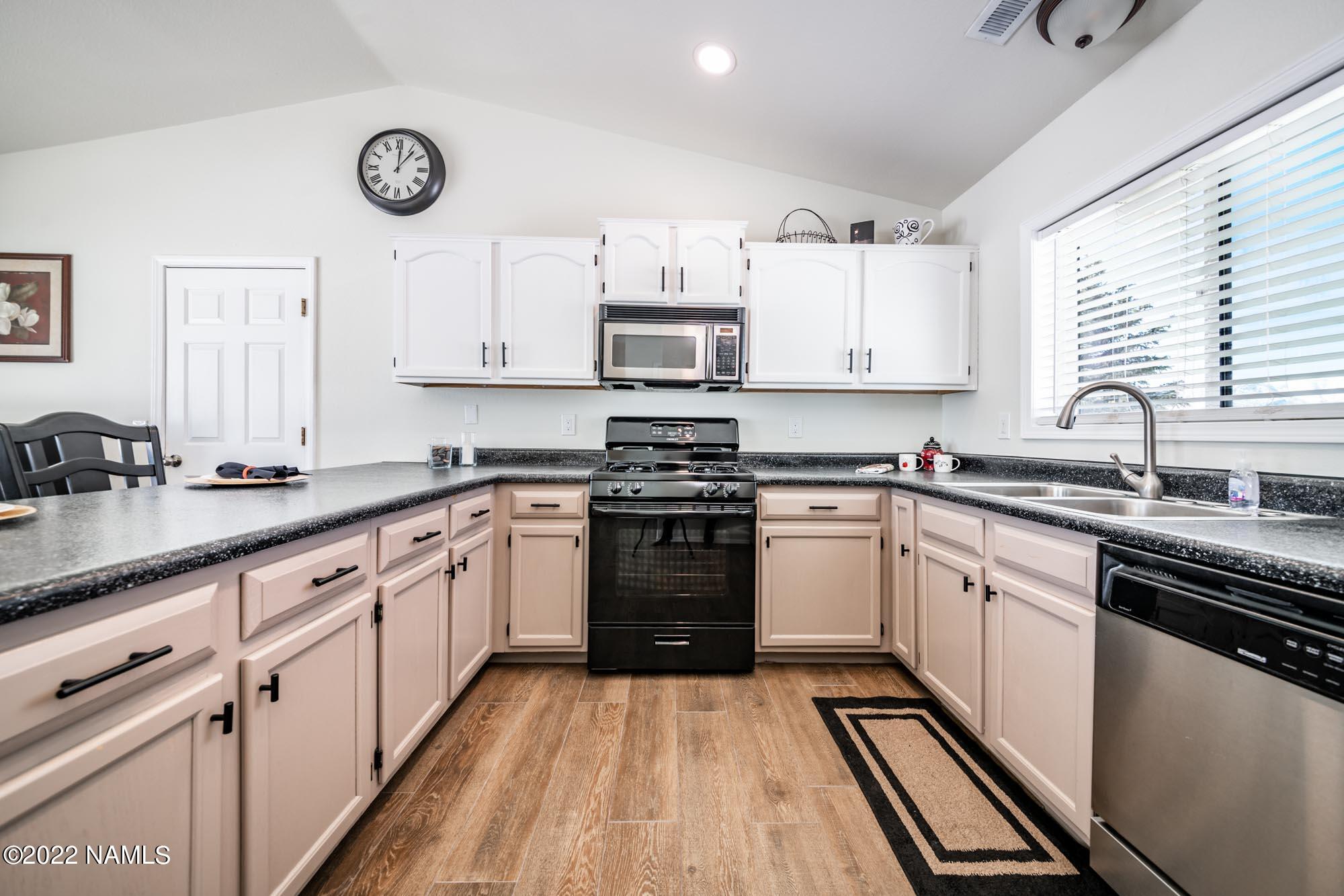 8320 Yakima Road Flagstaff, AZ 86004 - Photo 22 of 44 8320 Yakima, Flagstaff (2 of 46)