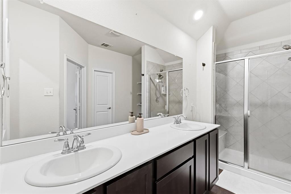 208 Hitching Post Road Red Oak, TX 75154 - Photo 12 of 20