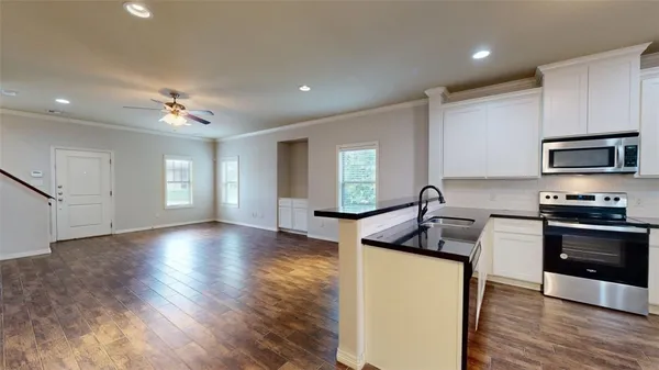 $3,675 | 102 Richards Street, College Station, TX 77840