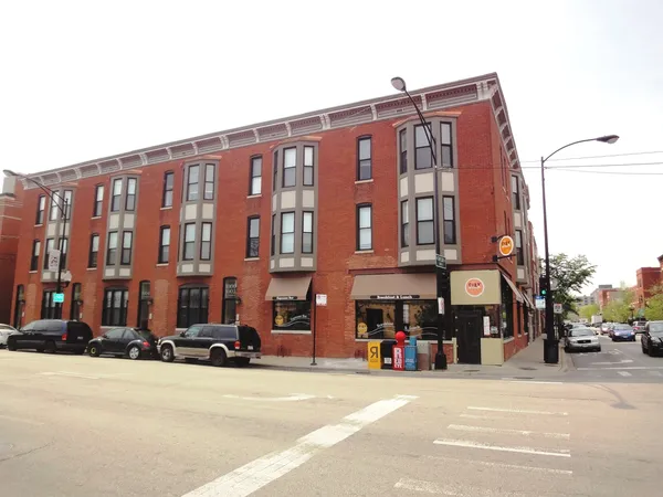 $2,100 | 1008 South Loomis Street, Unit 1, Chicago, IL 60607