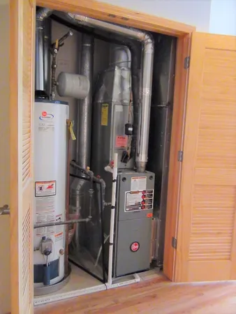 $2,200 | 1008 South Loomis Street, Unit 1, Chicago, IL 60607