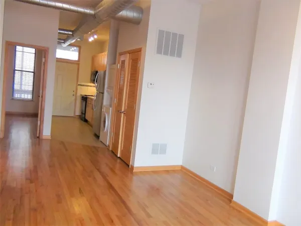 $2,200 | 1008 South Loomis Street, Unit 1, Chicago, IL 60607