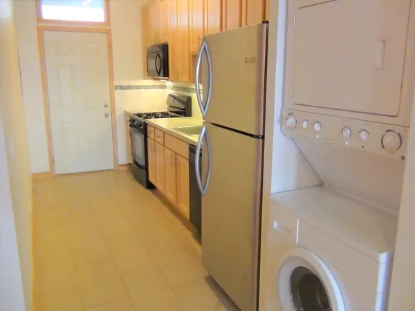 $2,200 | 1008 South Loomis Street, Unit 1, Chicago, IL 60607