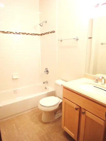 $2,200 | 1008 South Loomis Street, Unit 1, Chicago, IL 60607