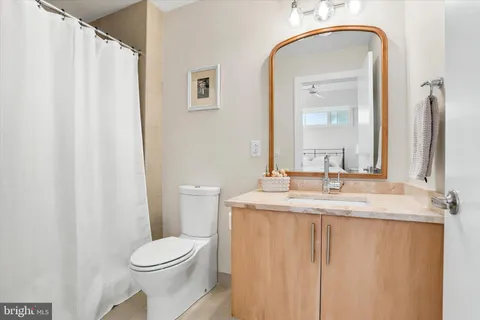 $800,000 | 800 Montrose Street, Unit A, Philadelphia, PA 19147