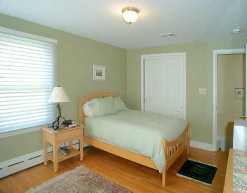 93 Dexterdale Drive Warwick, RI 02886 - Photo 5 of 8 Master Bedroom.