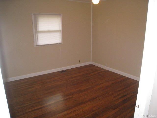 2190 Highfield Road Waterford, MI 48329 - Photo 10 of 10 2nd bedroom