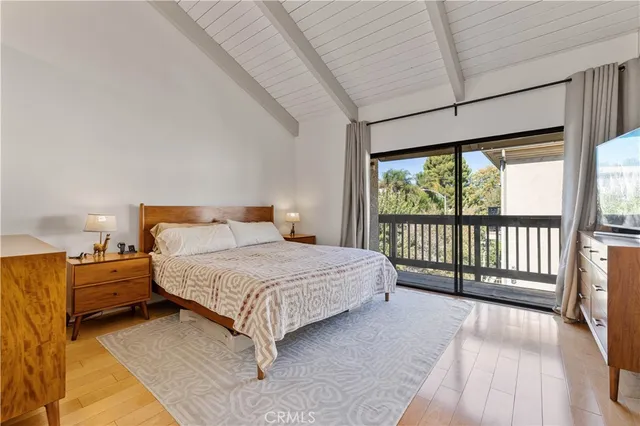 $1,077,000 | 4222 Troost Avenue, Unit 21, Studio City, CA 91604