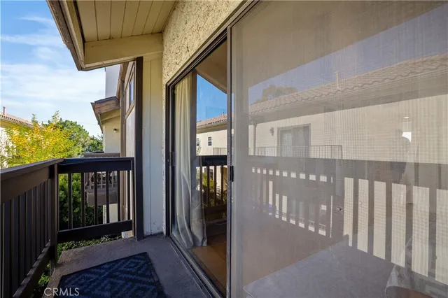 $1,077,000 | 4222 Troost Avenue, Unit 21, Studio City, CA 91604