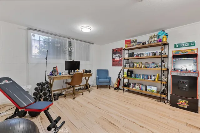 $1,077,000 | 4222 Troost Avenue, Unit 21, Studio City, CA 91604