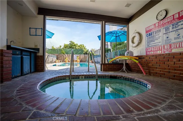 $1,077,000 | 4222 Troost Avenue, Unit 21, Studio City, CA 91604