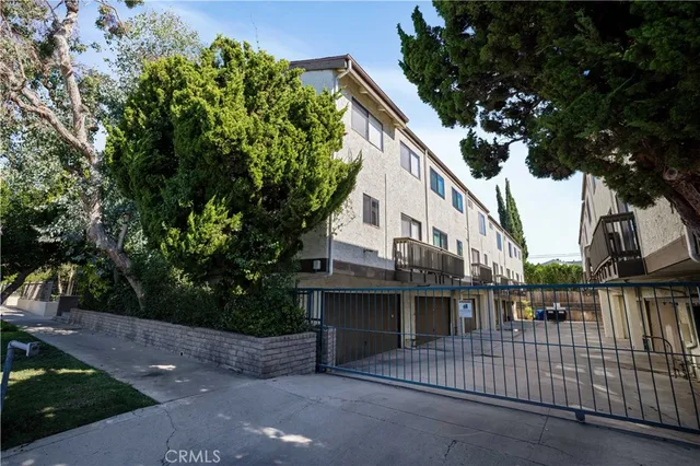 $1,077,000 | 4222 Troost Avenue, Unit 21, Studio City, CA 91604