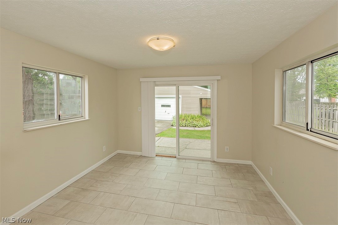 1248 Sunset Road Cleveland, OH 44124 - Photo 12 of 35
