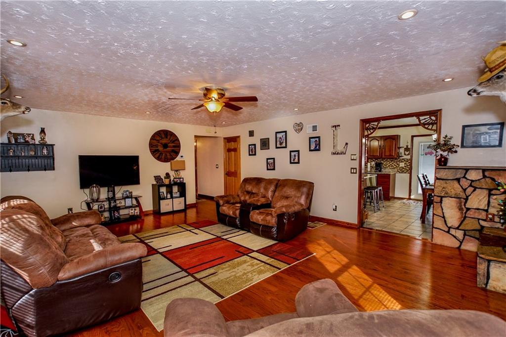 192 Clover Top Road Markleysburg, PA 15459 - Photo 4 of 25