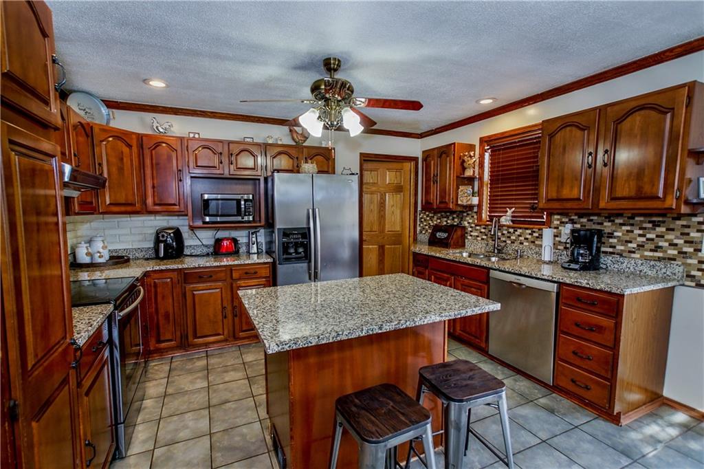 192 Clover Top Road Markleysburg, PA 15459 - Photo 6 of 25