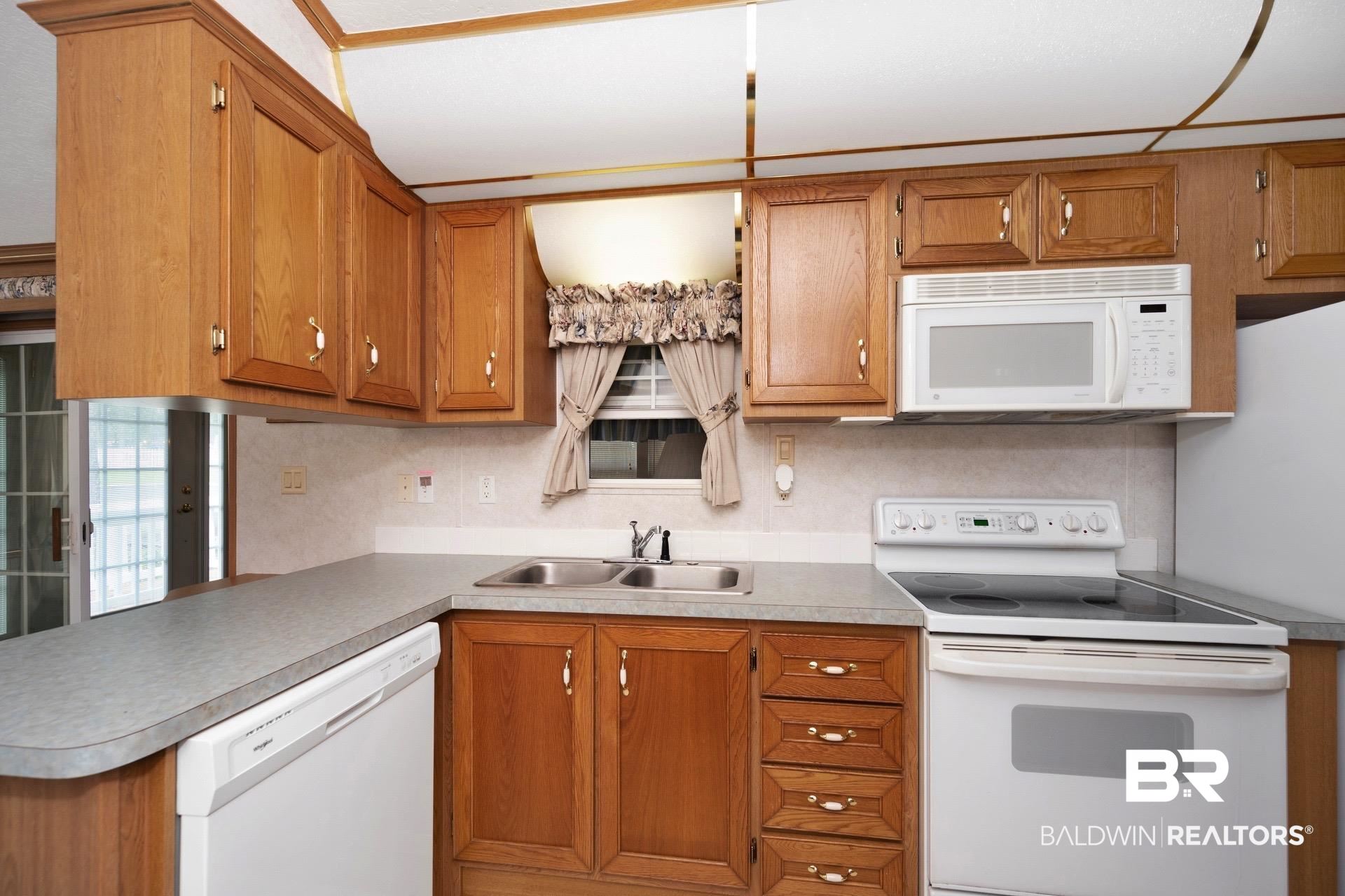 24711 County Road 20, Unit A6 Elberta, AL 36530 - Photo 8 of 23 Kitchen
