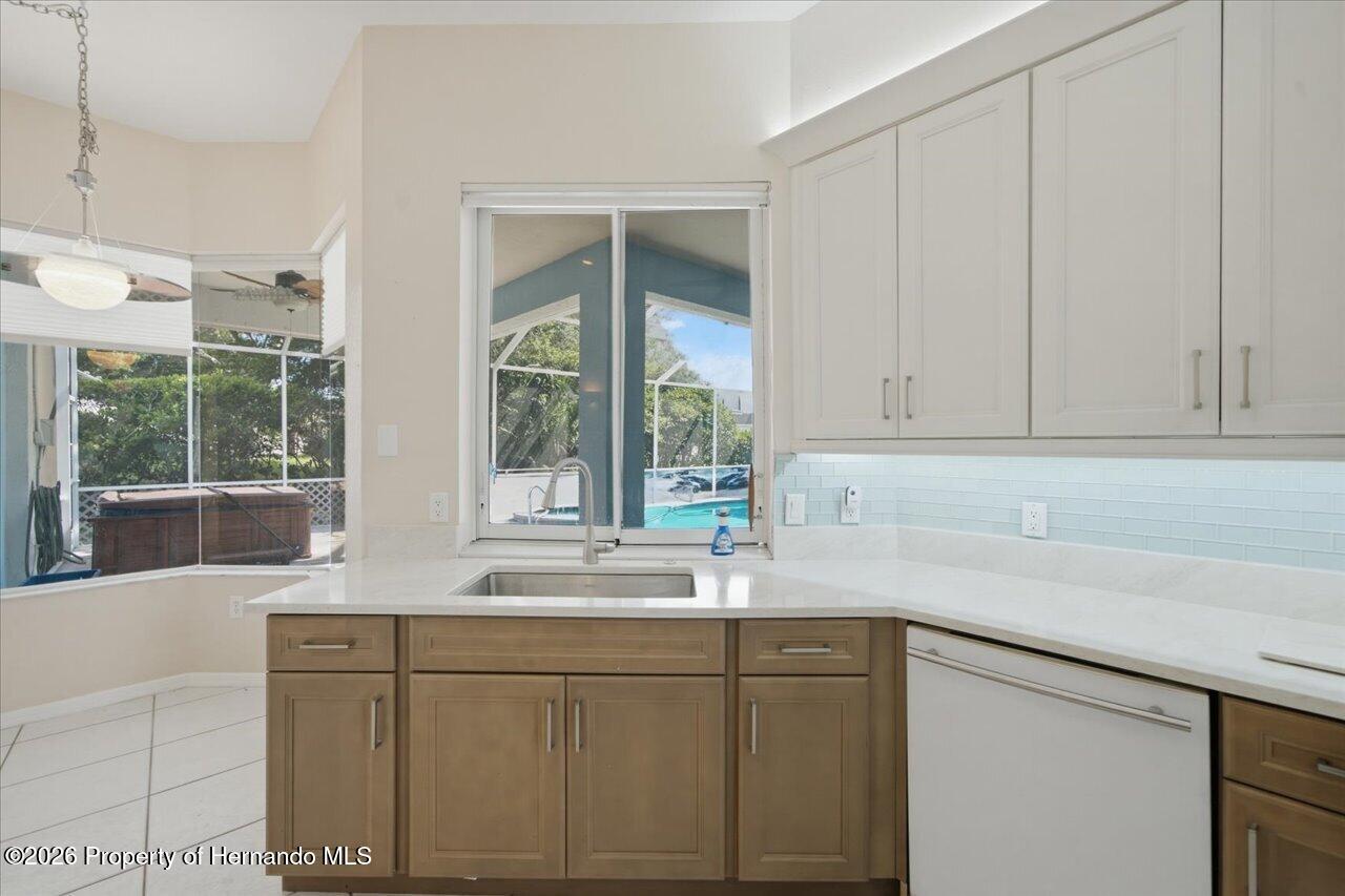 8402 Maybelle Drive Weeki Wachee, FL 34613 - Photo 21 of 78