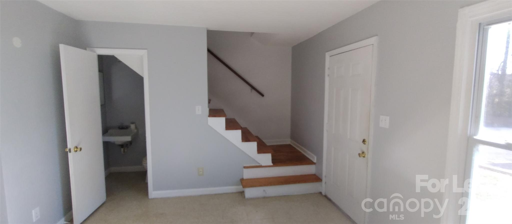 2667 Dr Carver Road Charlotte, NC 28208 - Photo 13 of 17
