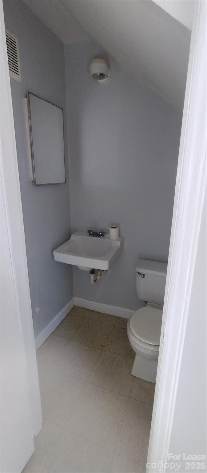 2667 Dr Carver Road Charlotte, NC 28208 - Photo 9 of 17