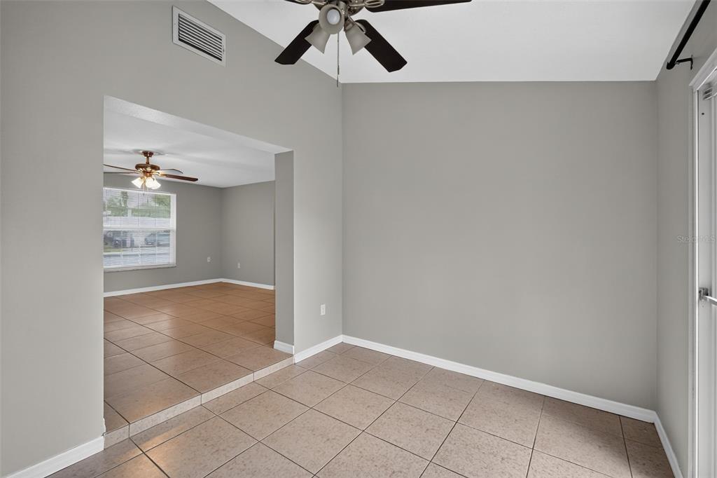 3834 Warren Ridge Street Sarasota, FL 34233 - Photo 13 of 31
