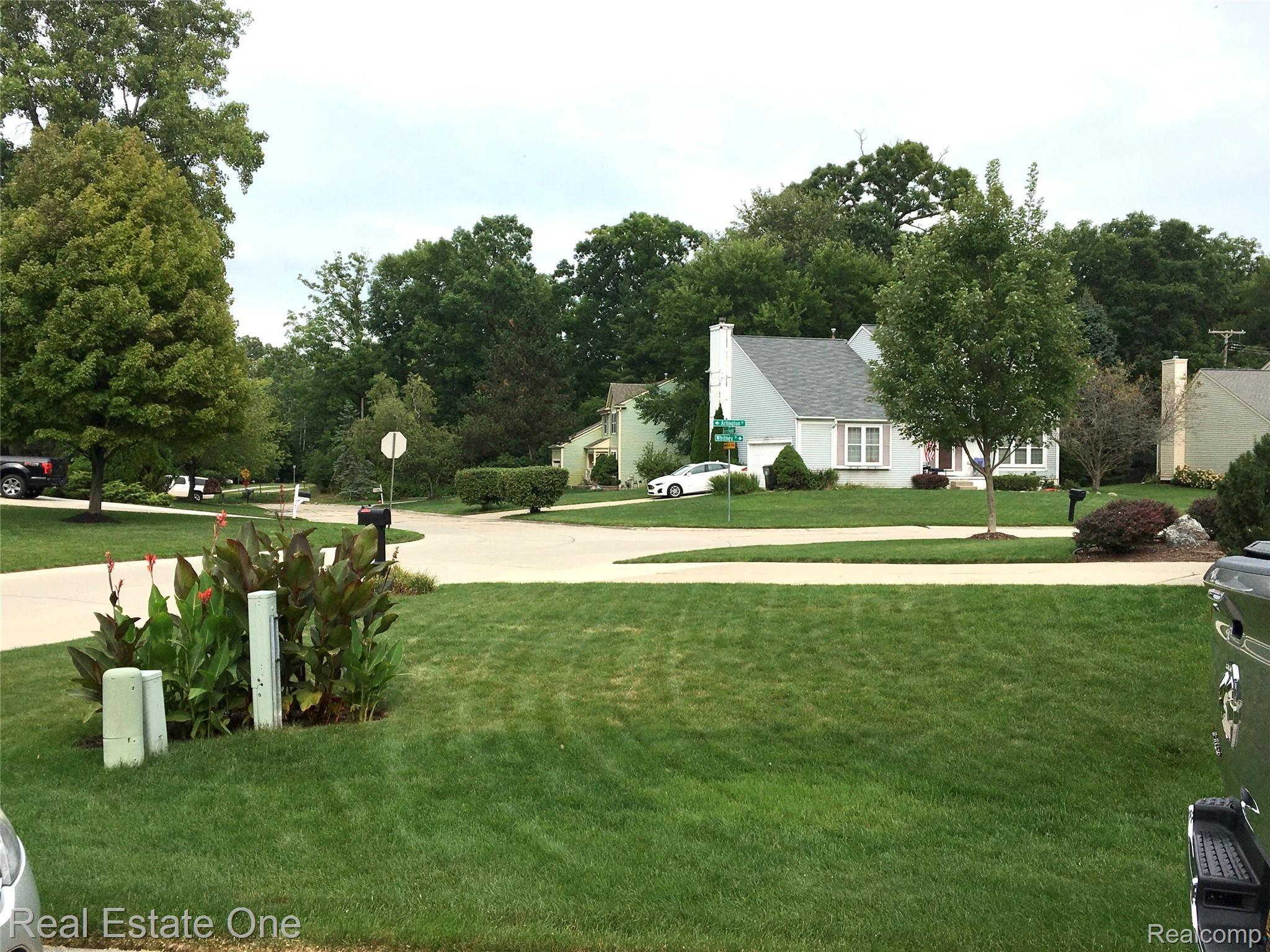 560 Arlington Drive Rochester, MI 48307 - Photo 16 of 16 LARGER LOT OFFERS FEELING OF SPACIOUSNESS