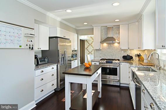 8469 Roberts Road Ellicott City, MD 21043 - Photo 3 of 30 Custom 42 inch white birch cabinets