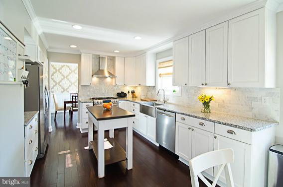 8469 Roberts Road Ellicott City, MD 21043 - Photo 6 of 30 Remodeled kitchen