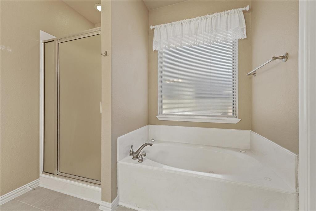 415 Valley View Lane Krum, TX 76249 - Photo 18 of 36 Gallery Image 18