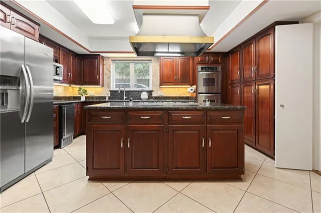 $1,399,000 | 114 Mulberry Drive, Metairie, LA 70005