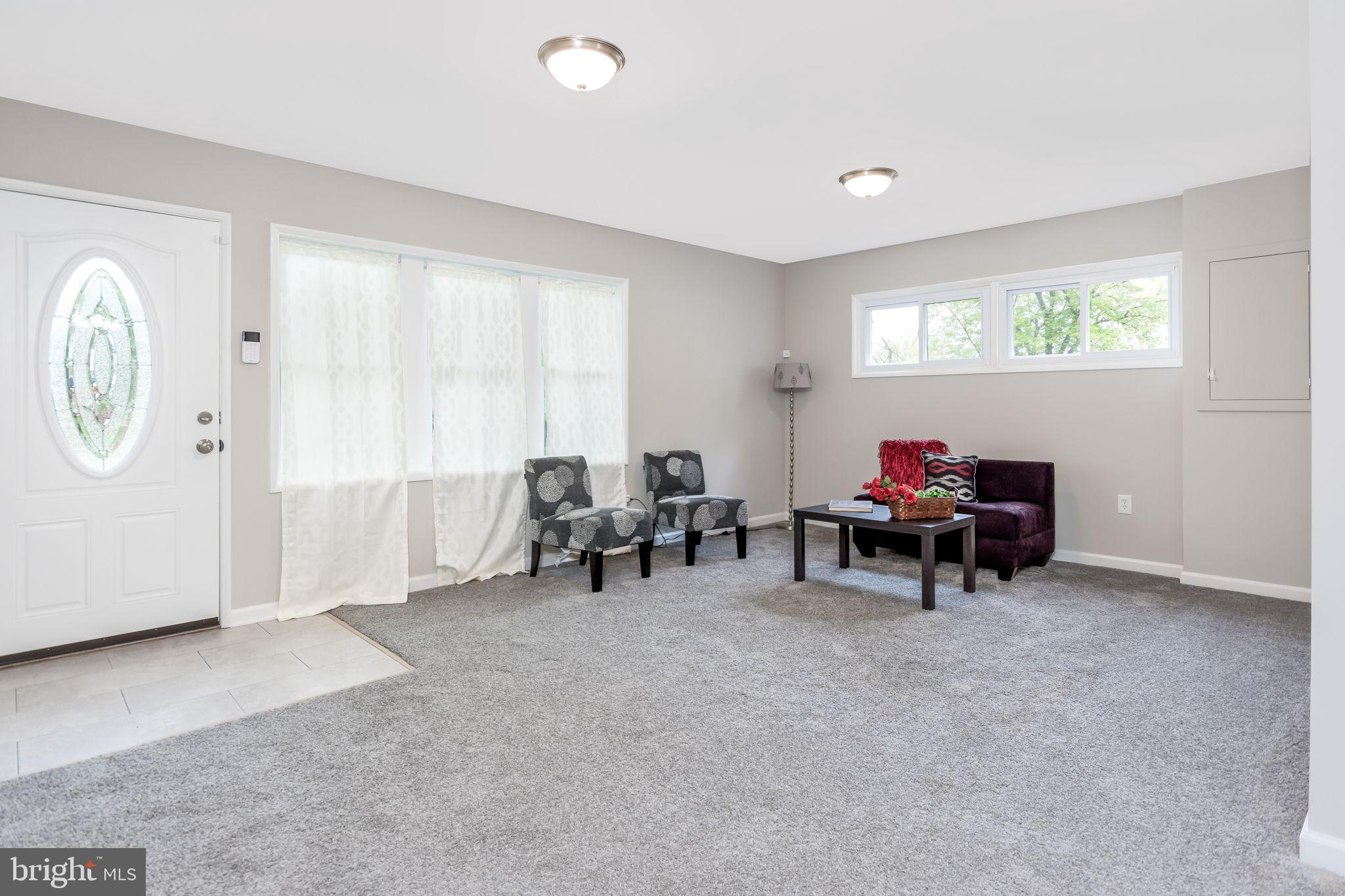 2477 Woodcroft Road Baltimore, MD 21234 - Photo 3 of 27 Spacious living room