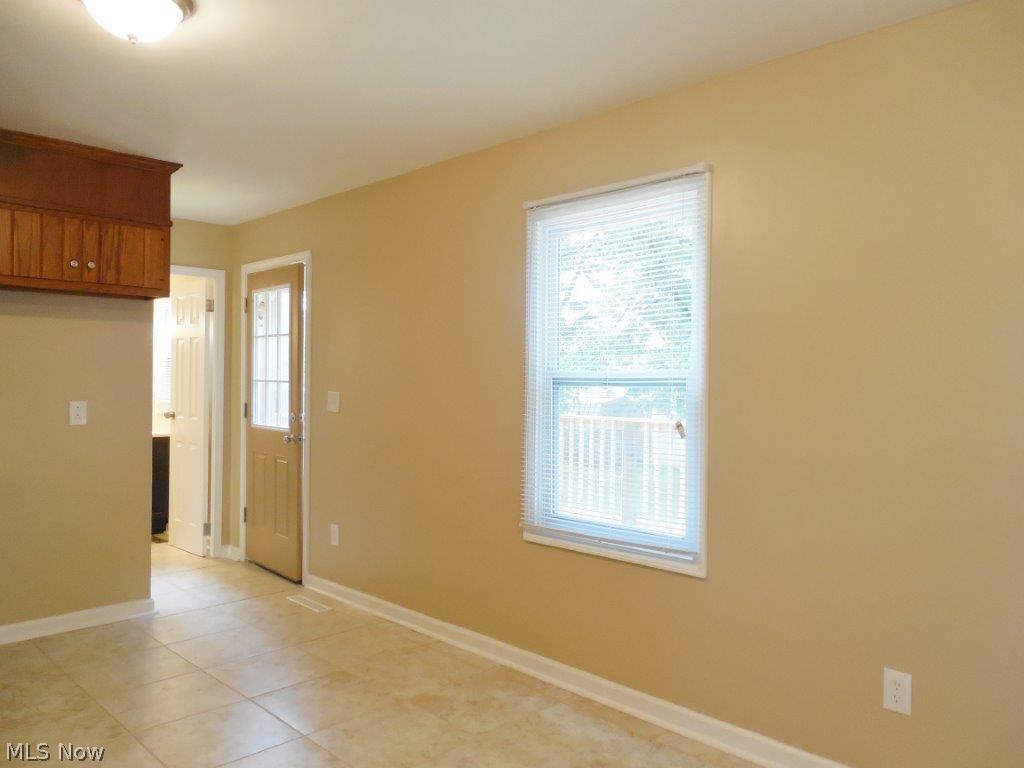 5465 Young Road Stow, OH 44224 - Photo 5 of 19 Gallery Image 5
