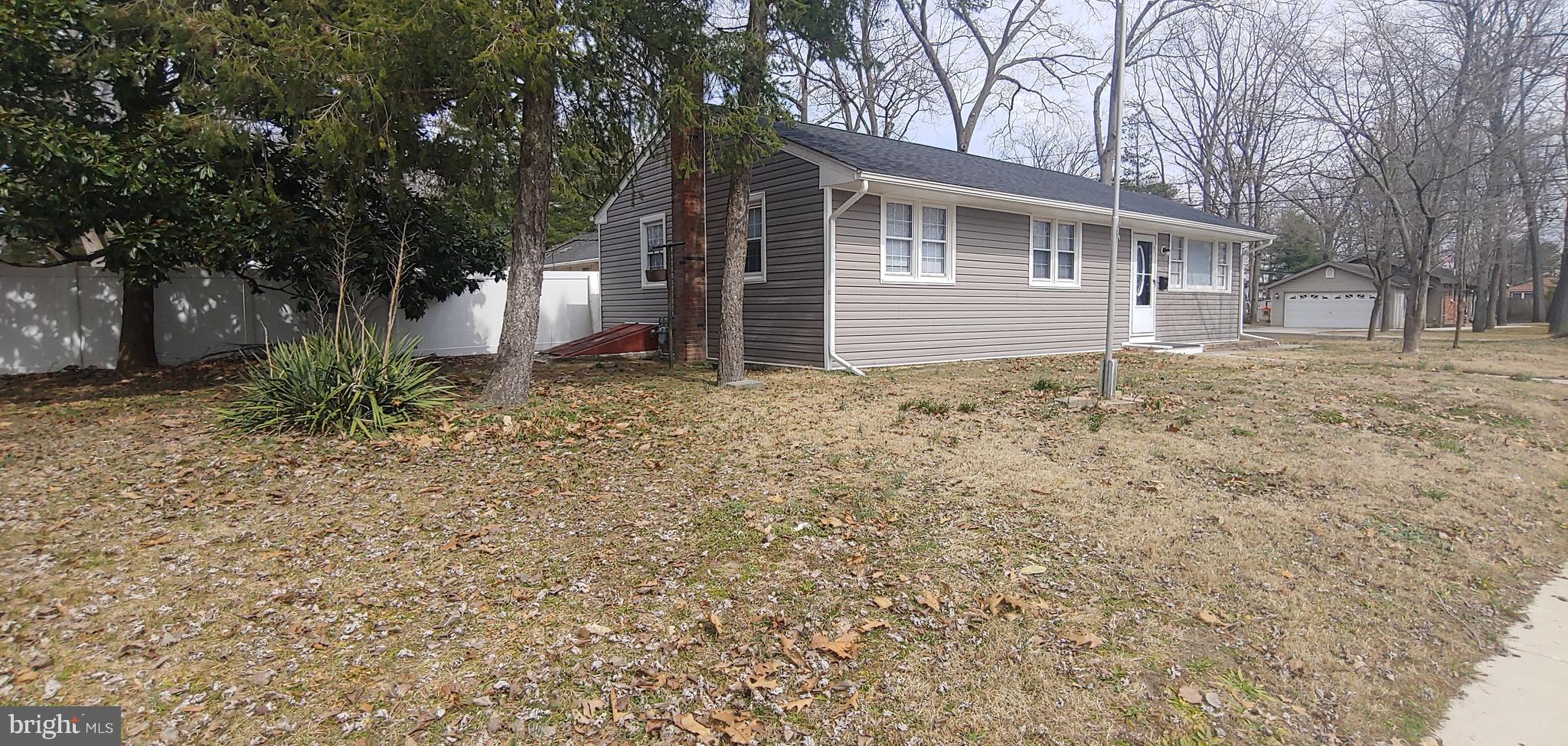 205 Davis Road Runnemede, NJ 08078 - Photo 7 of 32