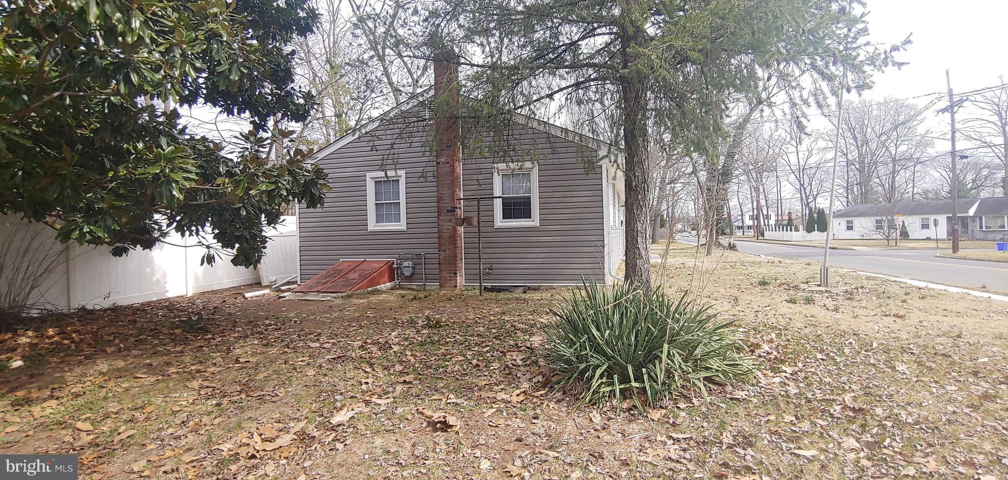 205 Davis Road Runnemede, NJ 08078 - Photo 8 of 32