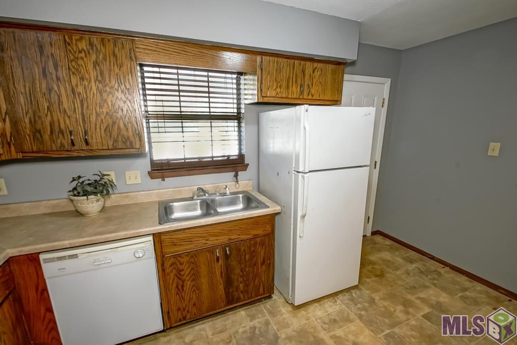 16382 Hooper Road, Unit A1 Greenwell Springs, LA 70739 - Photo 11 of 23 Kitchen