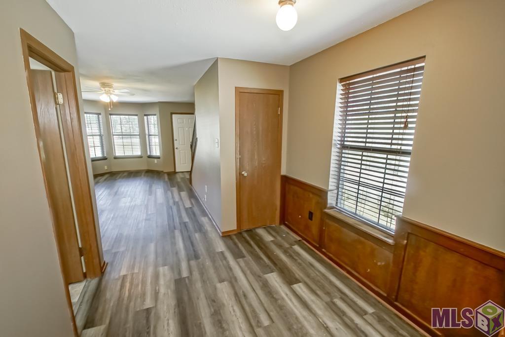 16382 Hooper Road, Unit A1 Greenwell Springs, LA 70739 - Photo 9 of 23 Dining Area