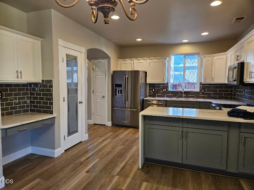 1320 Northeast 3rd Street Redmond, OR 97756 - Photo 4 of 11