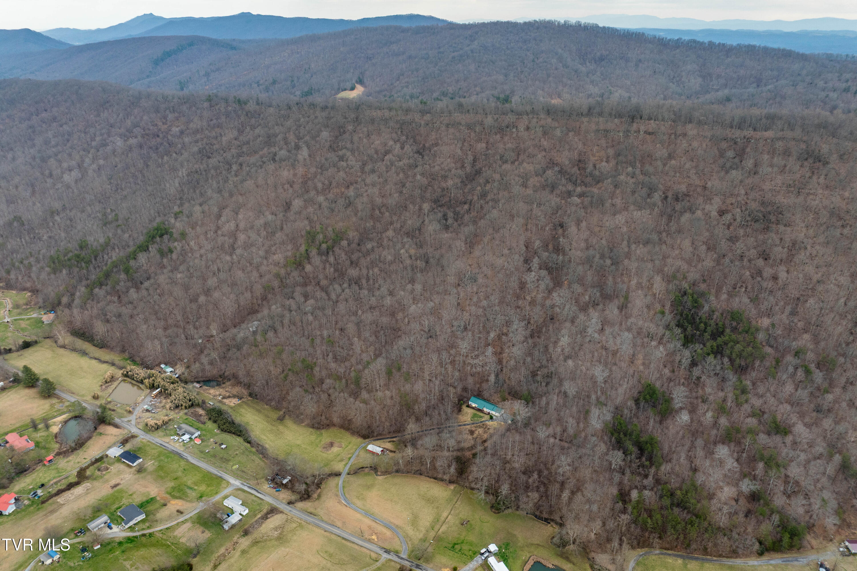 555 Butcher Valley Road Rogersville, TN 37857 - Photo 11 of 89 555 Butcher Valley Rd (7 of 90)