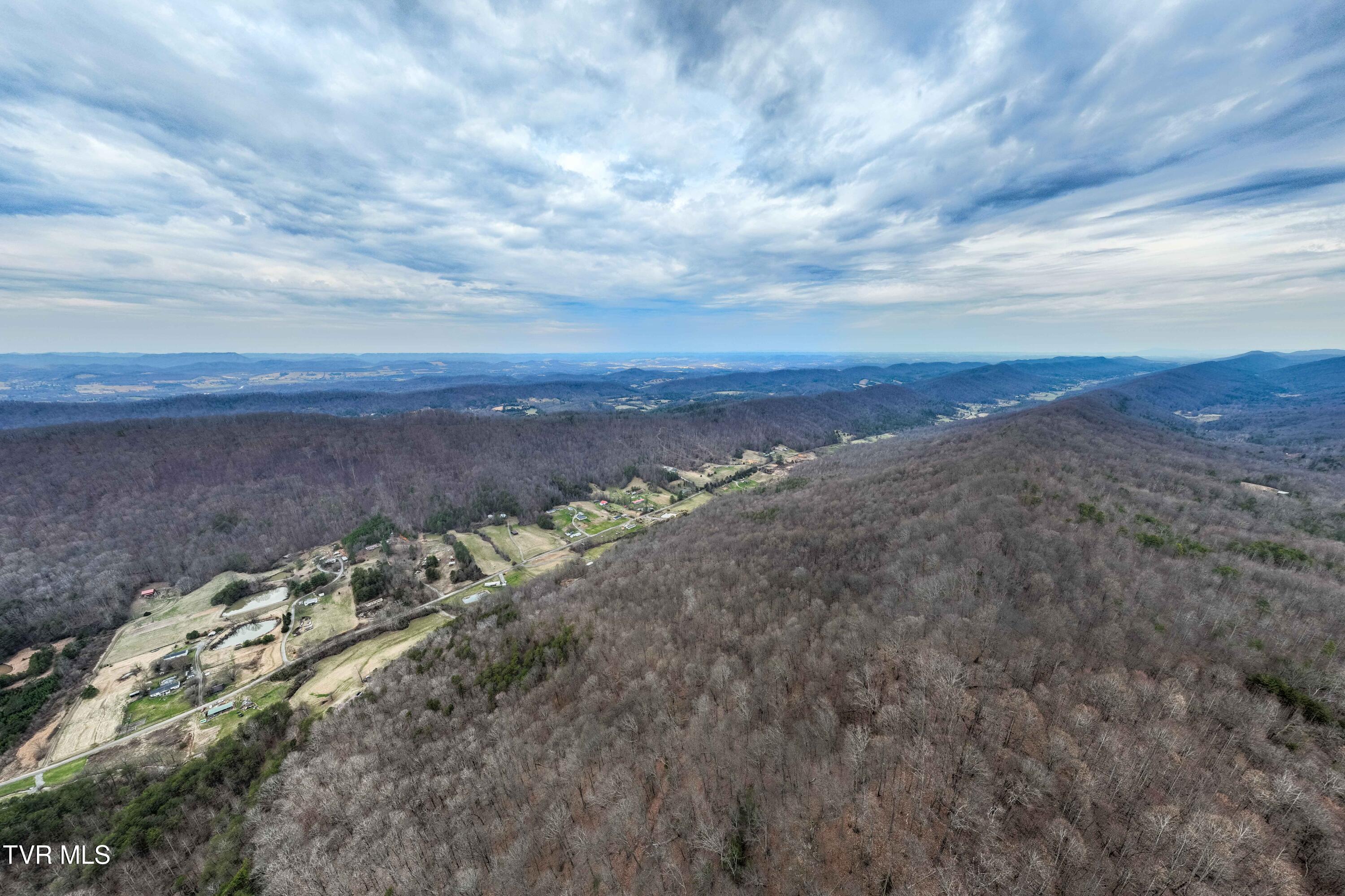 555 Butcher Valley Road Rogersville, TN 37857 - Photo 13 of 89 555 Butcher Valley Rd (9 of 90)