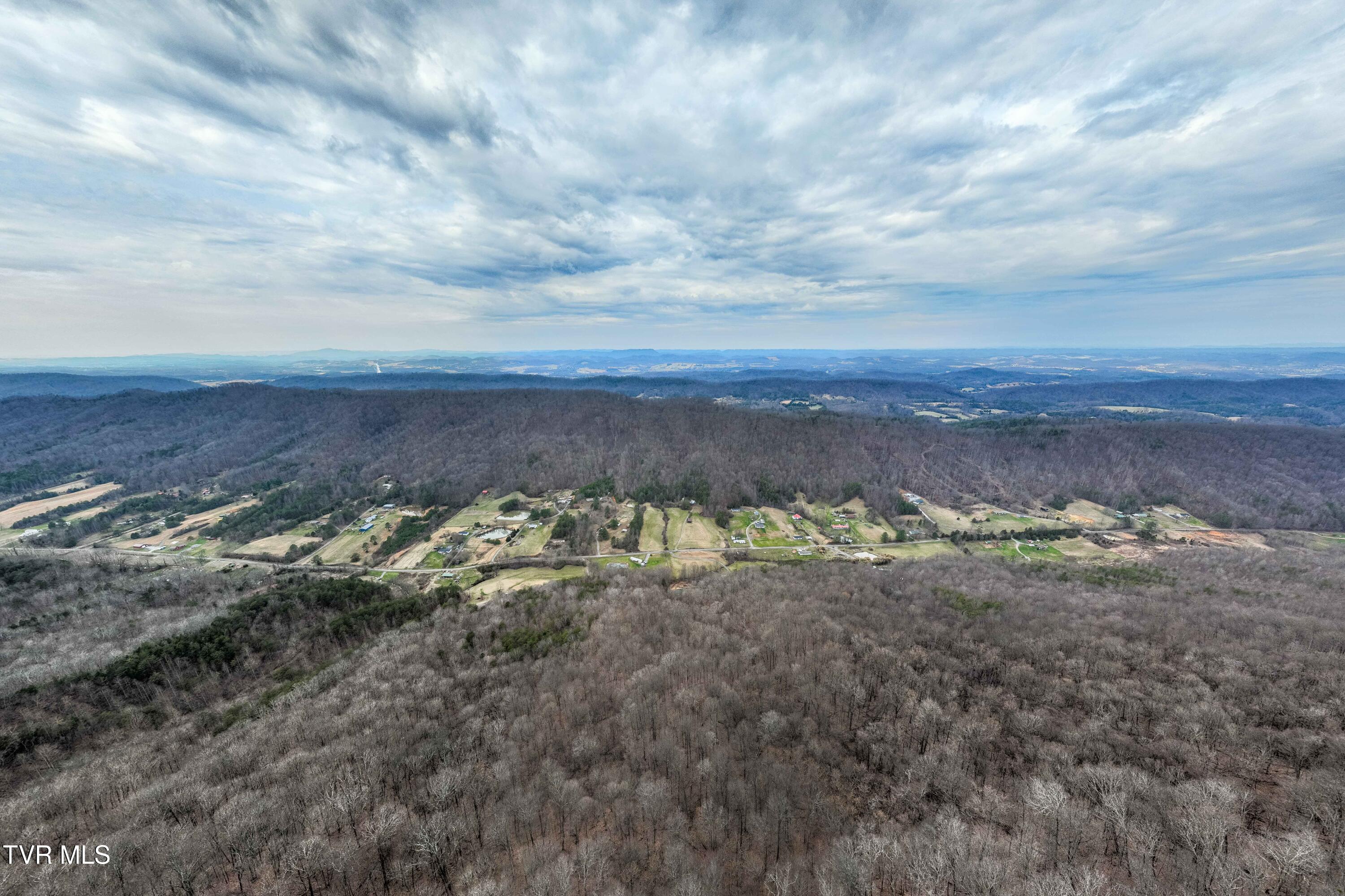 555 Butcher Valley Road Rogersville, TN 37857 - Photo 14 of 89 555 Butcher Valley Rd (10 of 90)