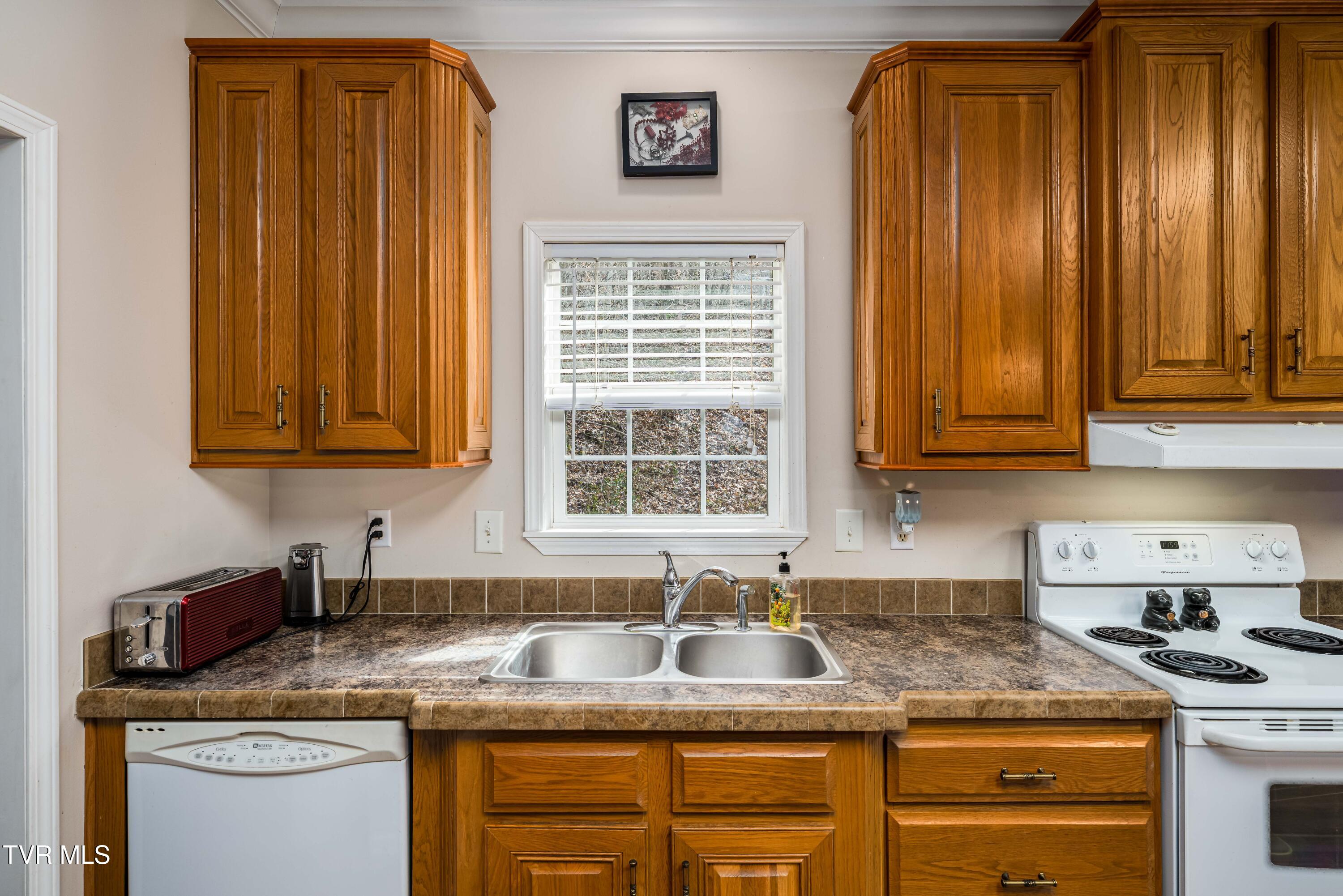 555 Butcher Valley Road Rogersville, TN 37857 - Photo 75 of 89 555 Butcher Valley Rd (74 of 90)