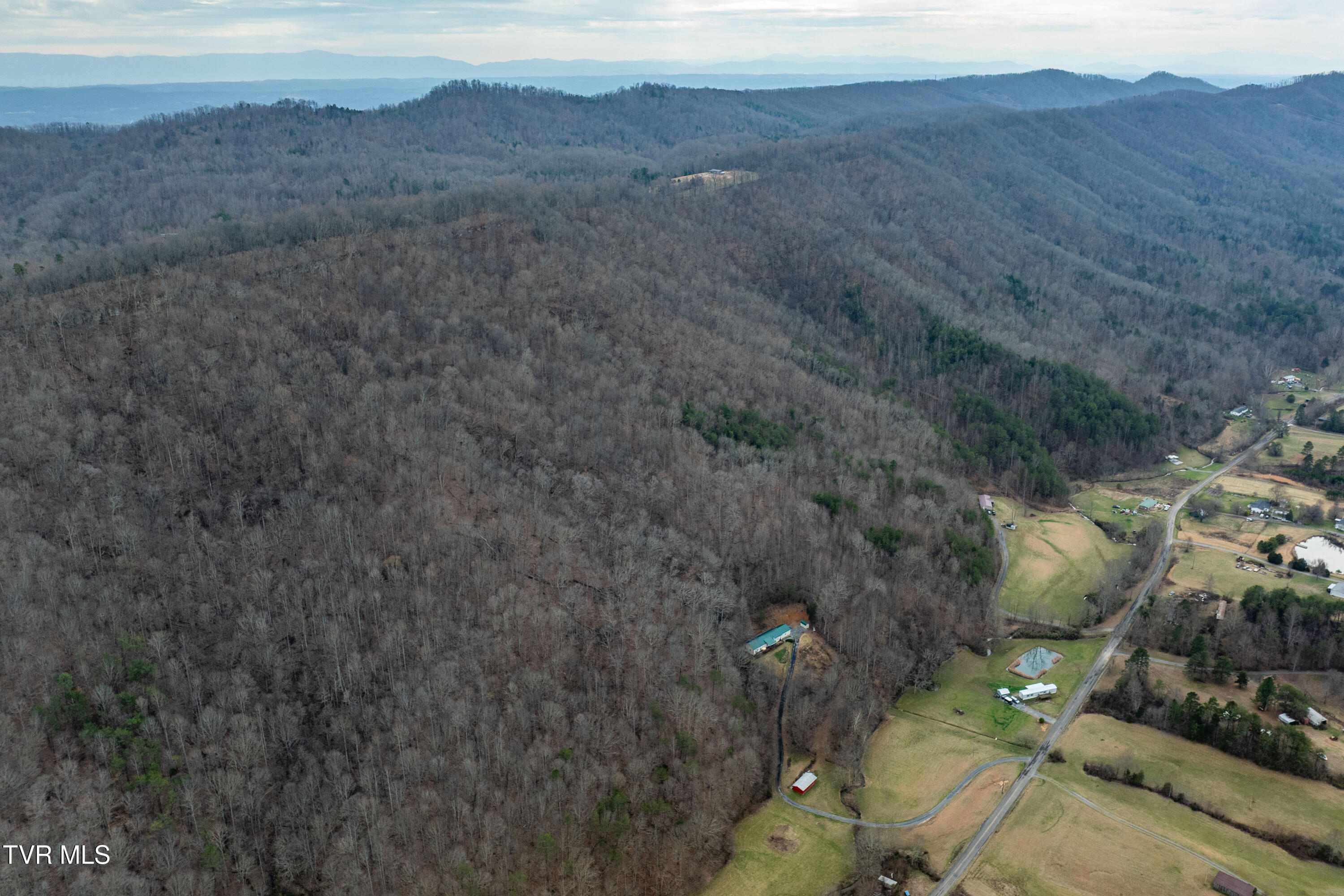 555 Butcher Valley Road Rogersville, TN 37857 - Photo 10 of 89 555 Butcher Valley Rd (6 of 90)