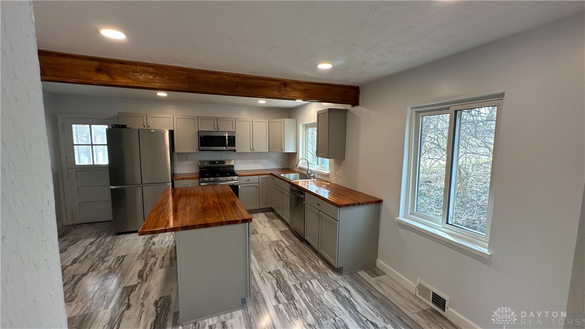 200 West Nottingham Road Dayton, OH 45405 - Photo 6 of 48 Gallery Image 6