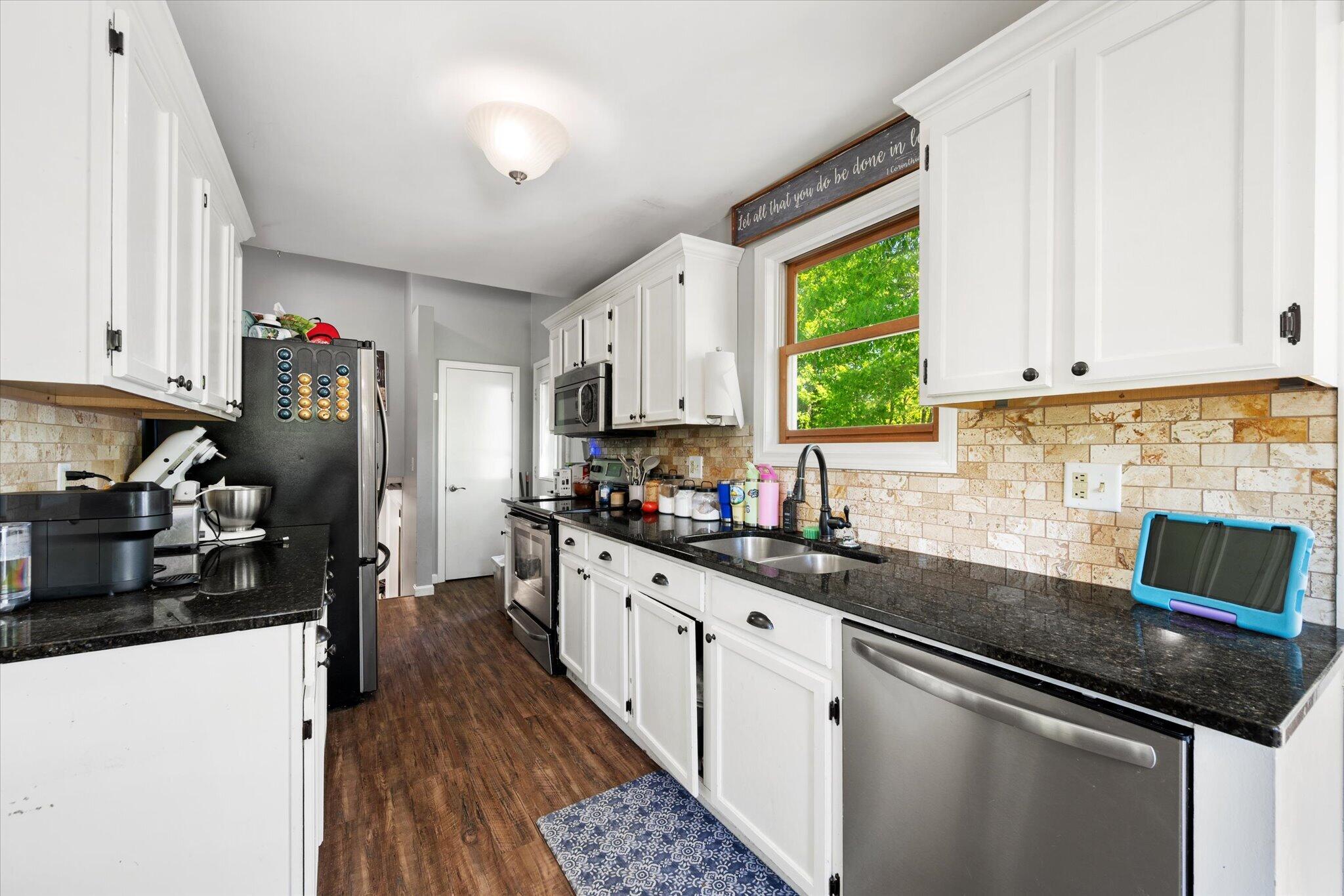 11 Treadwell Acres Hermon, ME 04401 - Photo 10 of 37 10-Kitchen