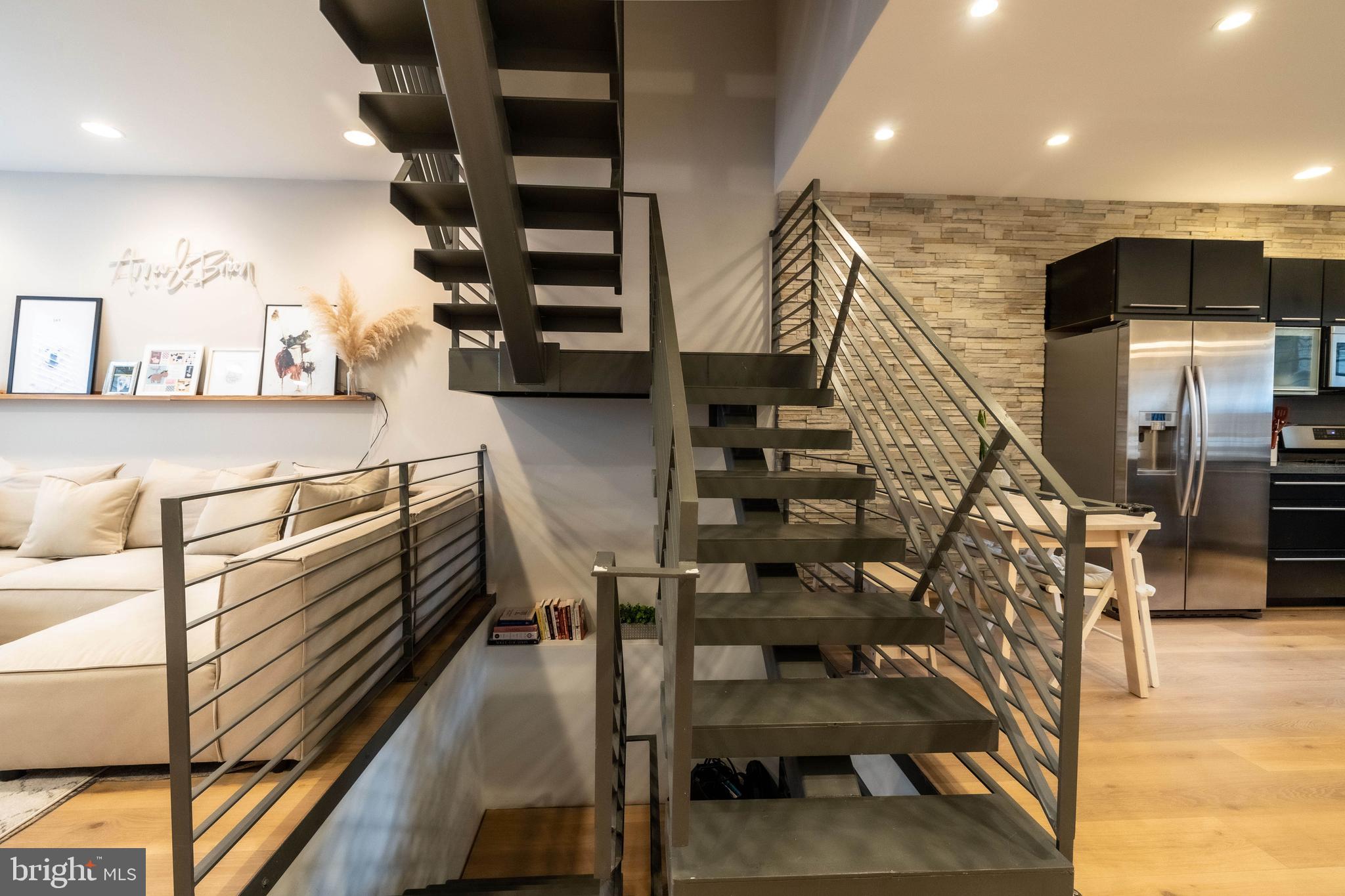 1837 Reed Street Philadelphia, PA 19146 - Photo 4 of 24