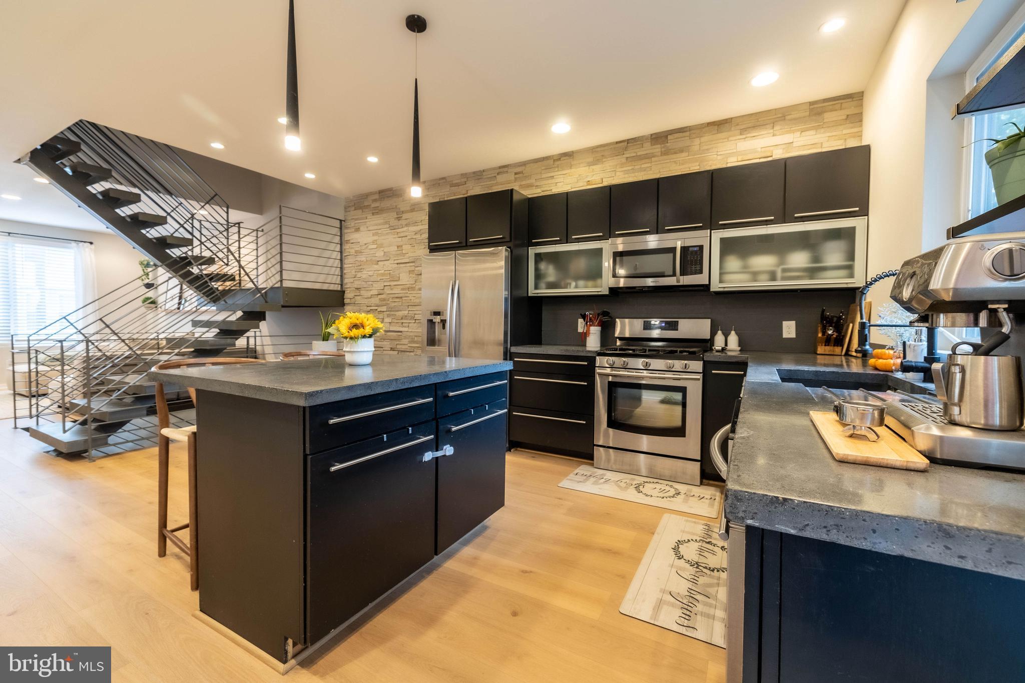 1837 Reed Street Philadelphia, PA 19146 - Photo 8 of 24
