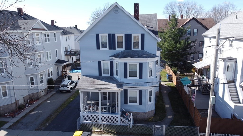 939 Maple Street Fall River, MA 02720 - Photo 4 of 40 Gallery Image 4