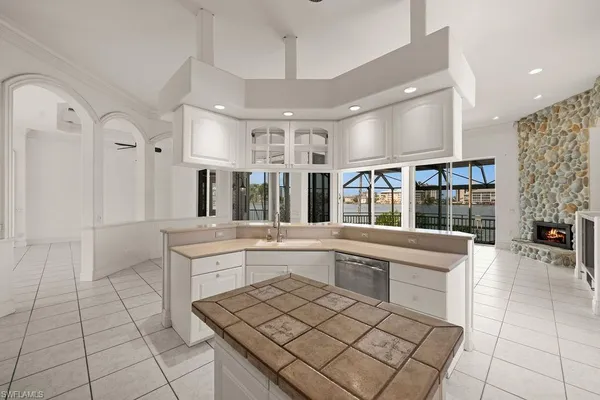 $5,900,000 | 371 Bayside Avenue, Naples, FL 34108